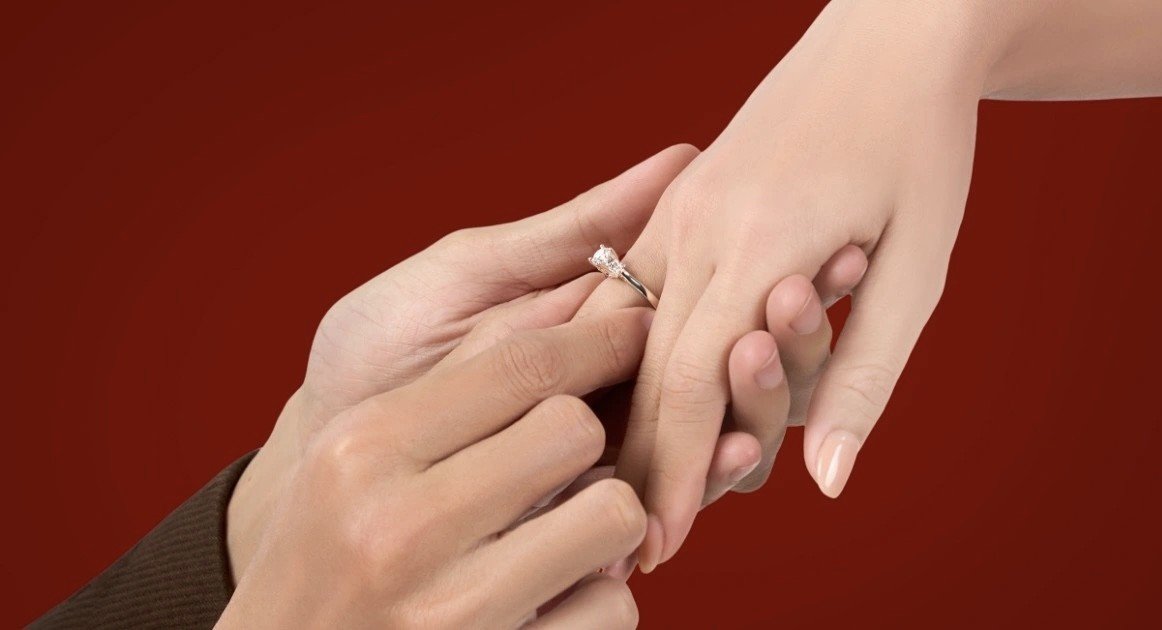 Giá vàng leo thang kỷ lục, giới trẻ xoay trục từ tài sản tích trữ sang biểu tượng trong mùa cưới 2025