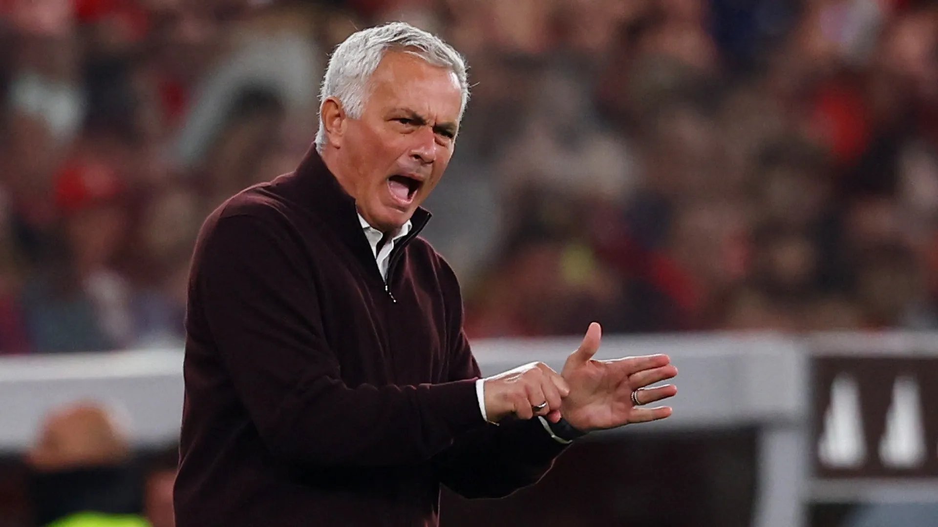 07-1775530549-benfica-hut-hoi-dua-vo-dich-trieu-dai-mourinho-sap-cham-dut