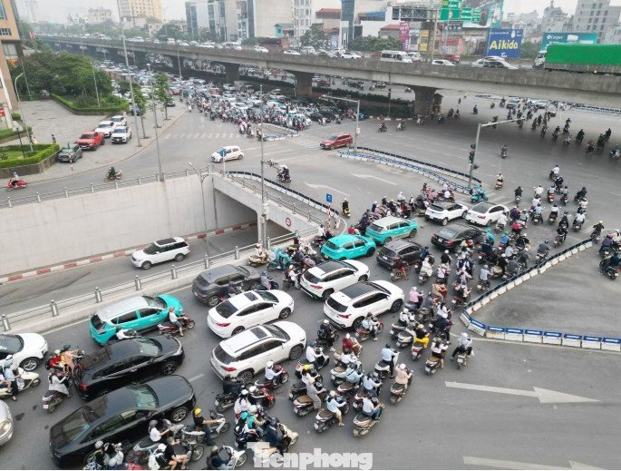 07-1775545525-xuat-hien-hon-50-diem-nut-tai-ham-chui-le-van-luong-ha-noi-canh-bao-rui-ro-doi-voi-nguoi-di-duong