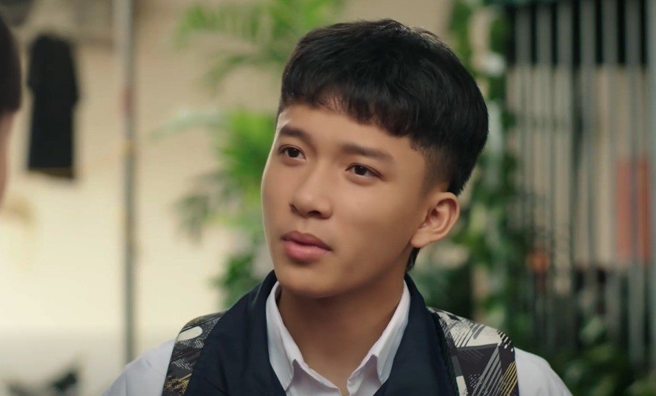 07-1775548225-phim-gio-vang-gay-tranh-luan-vi-loi-thoai-may-tao-giua-hai-chi-em