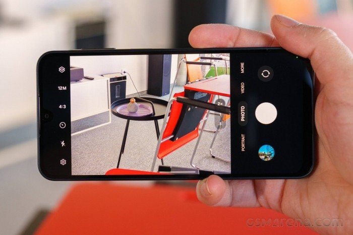 07-1775552709-day-la-chiec-dien-thoai-5g-samsung-gia-duoi-5-trieu-dang-mua-nhat-dung-ben-bi-toi-6-nam-camera-xin-nhu-galaxy-s26