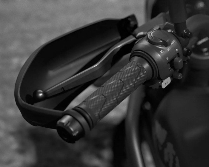 royal-enfield-himalayan-mana-black-edition