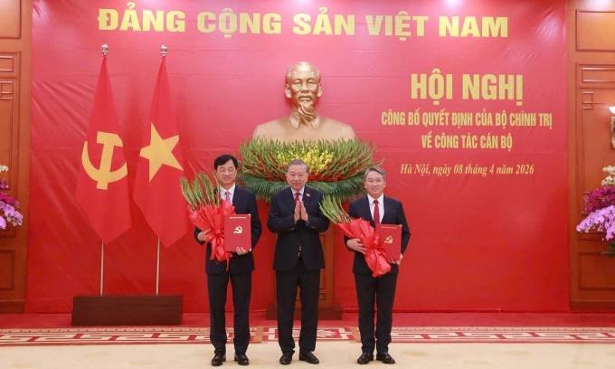 08-1775624448-bi-thu-ha-noi-nguyen-duy-ngoc-duoc-dieu-dong-lam-truong-ban-to-chuc-trung-uong