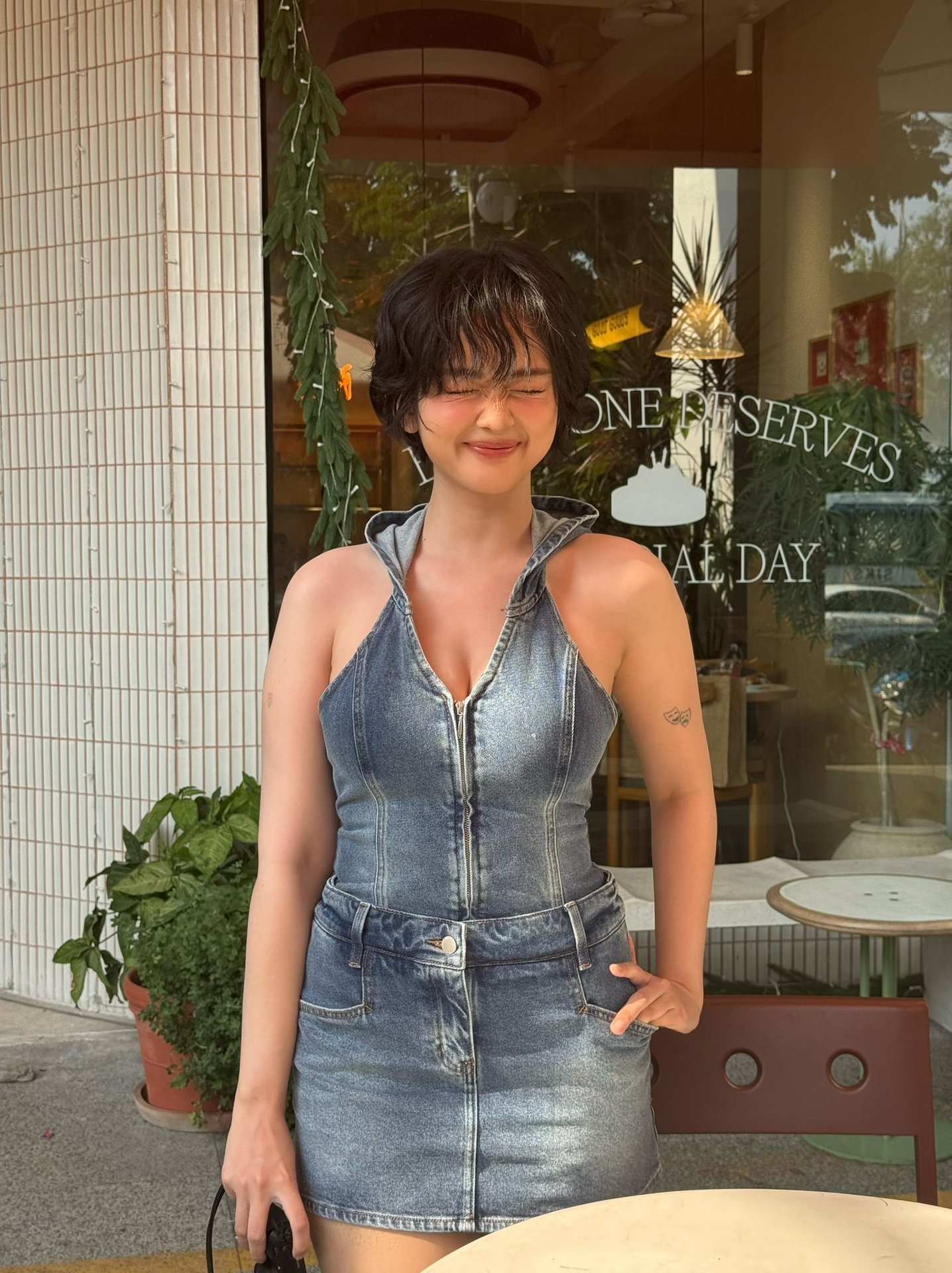 09-1775699424-nu-chinh-ngay-xua-co-mot-chuyen-tinh-gay-ngo-ngang-khi-cham-moc-60kg