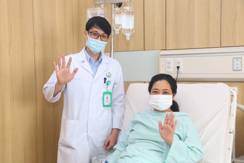 09-1775707044-nguoi-me-anh-nghen-ngao-khi-gap-lai-mot-phan-con-gai-trong-co-the-nhung-benh-nhan-viet-nam