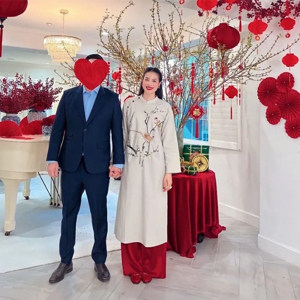 09-1775718187-cuoc-song-cua-hoa-hau-pham-huong-tai-my-kin-tieng-ben-hai-con-chong-doanh-nhan-tiep-tuc-vang-bong-tren-mang-xa-hoi