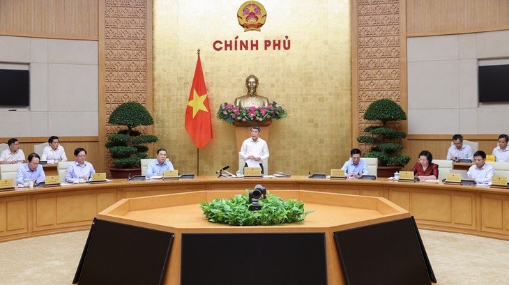 09-1775720805-thu-tuong-le-minh-hung-hop-phien-dau-tien-tap-trung-go-du-an-ton-dong-cat-giam-thu-tuc