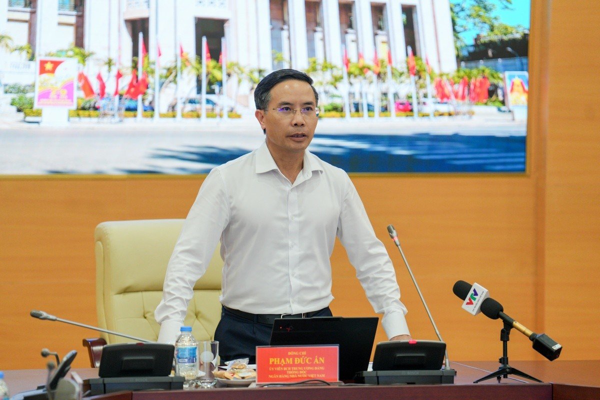 09-1775730058-cac-ngan-hang-dong-loat-cam-ket-giam-lai-suat-sau-cuoc-hop-voi-tan-thong-doc