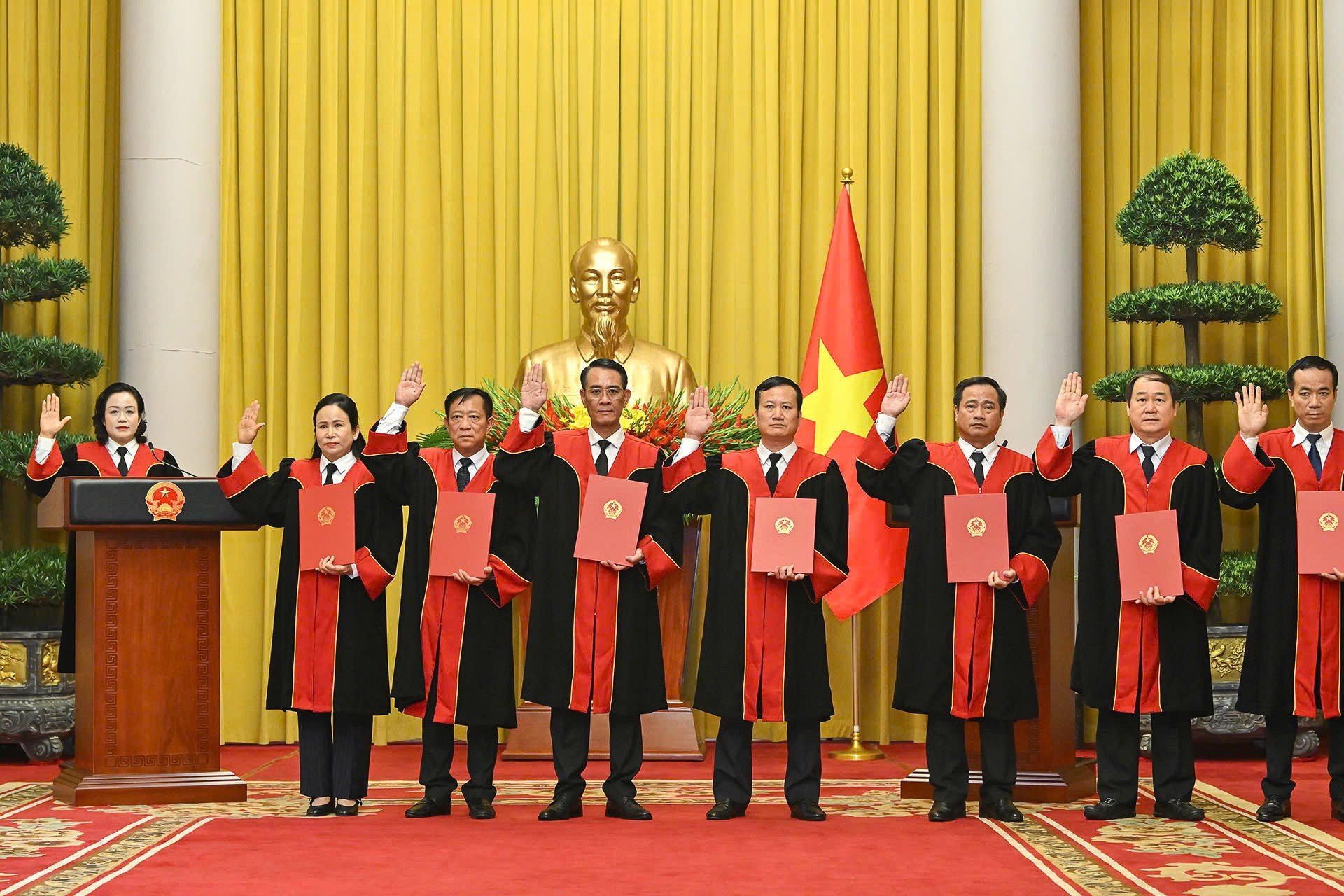 09-1775734154-tong-bi-thu-chu-tich-nuoc-to-lam-bo-nhiem-pho-chanh-an-va-cac-tham-phan-toa-an-nhan-dan-toi-cao