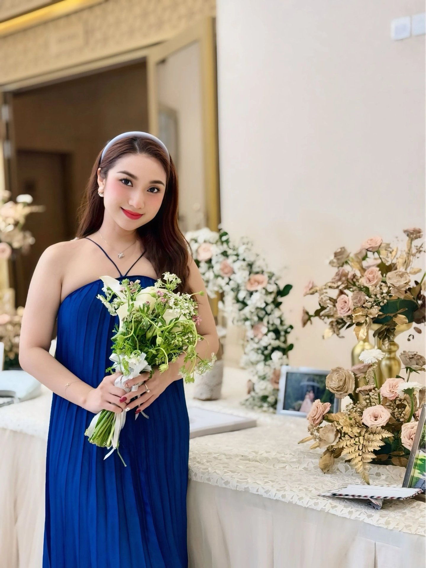 10-1775782391-tiec-nuoi-nang-tieu-thu-mua-he-soi-dong-huy-hon-thieu-gia-sat-ngay-cuoi-tuoi-35-dung-dung-truoc-dai-gia-ngan-ty