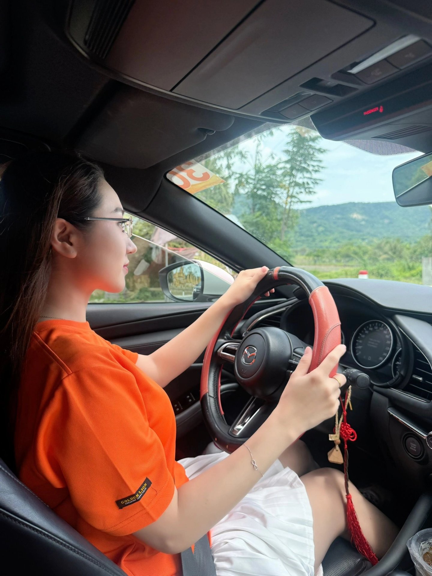 10-1775782391-tiec-nuoi-nang-tieu-thu-mua-he-soi-dong-huy-hon-thieu-gia-sat-ngay-cuoi-tuoi-35-dung-dung-truoc-dai-gia-ngan-ty