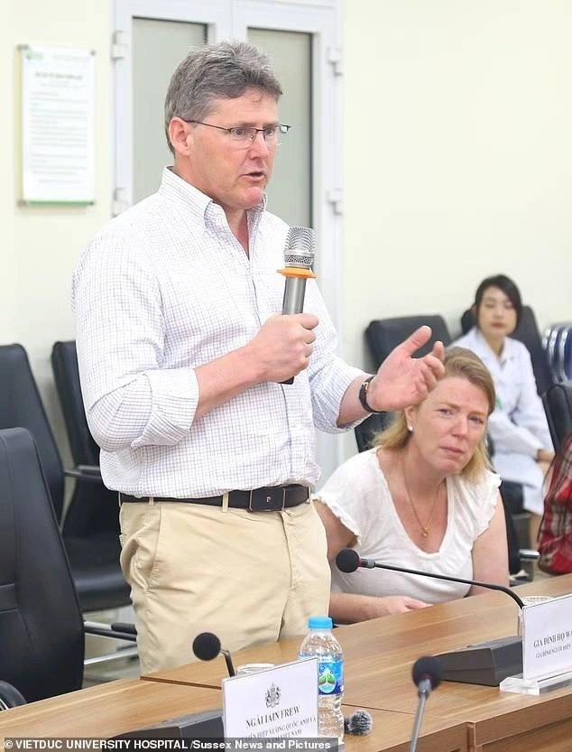 10-1775792484-bi-kich-lap-lai-sau-3-thap-ky-cua-gia-toc-ty-phu-anh-nu-du-khach-19-tuoi-tu-nan-va-nghia-cu-cao-dep-tai-viet-nam