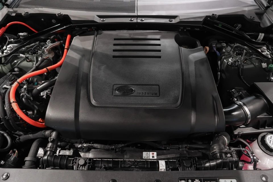 10-1775808549-sieu-pham-defender-110-trophy-edition-ve-sat-vach-viet-nam-gia-hon-6-ty-dong-gioi-han-chi-10-chiec