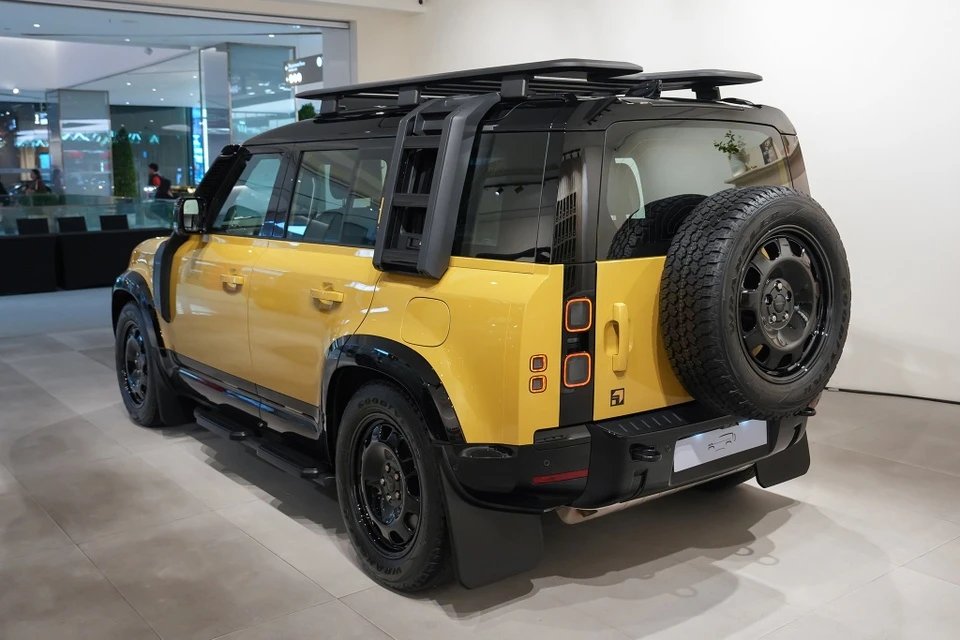 10-1775808549-sieu-pham-defender-110-trophy-edition-ve-sat-vach-viet-nam-gia-hon-6-ty-dong-gioi-han-chi-10-chiec