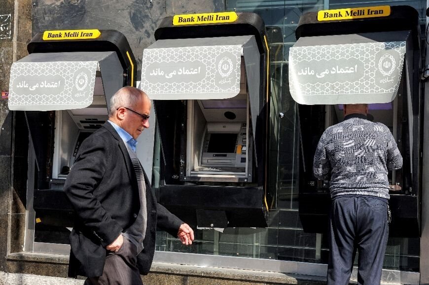 10-1775809191-kinh-te-iran-lao-dao-trong-chien-su-gdp-gan-nhu-dong-bang-gia-ca-leo-thang-chong-mat