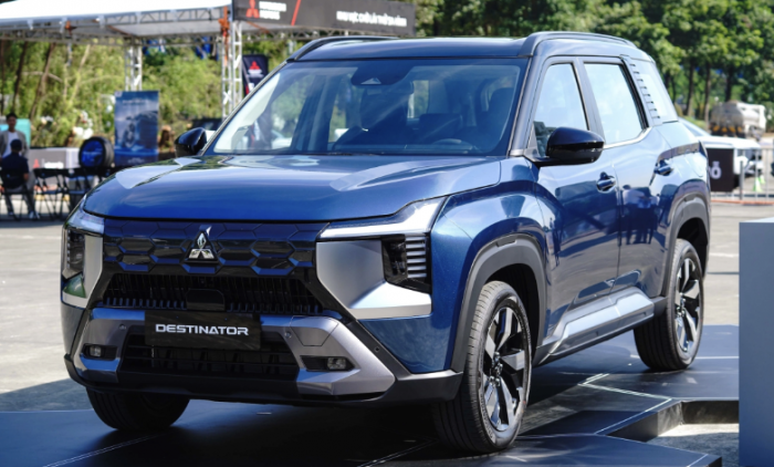 11-1775870429-loat-mpv-xang-7-cho-gia-mem-2026-goi-ten-hyundai-stargazer-x-suzuki-xl7-va-mitsubishi-destinator