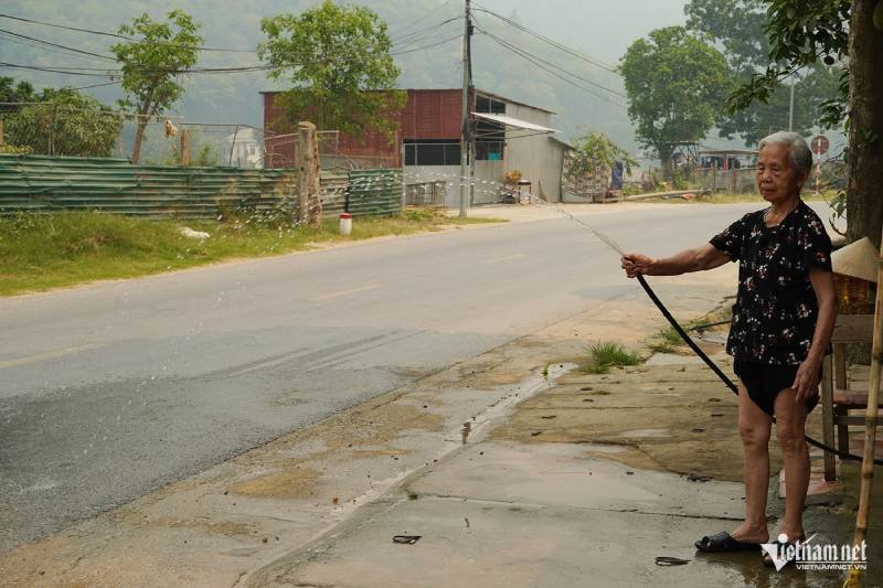 11-1775899401-nguoi-dan-oan-minh-chong-choi-cai-nong-42-do-c-tai-chao-lua-dong-duong