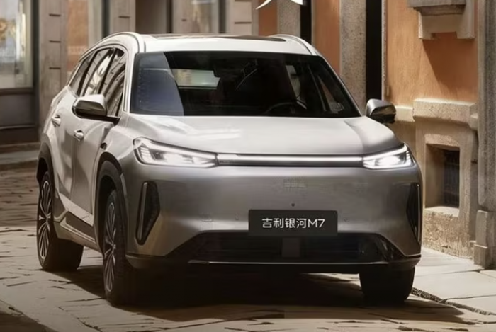 12-1775927638-suv-hybrid-moi-chung-mam-voi-santa-fe-gia-chi-489-trieu-uong-xang-nhu-ngui-335-lit100-km
