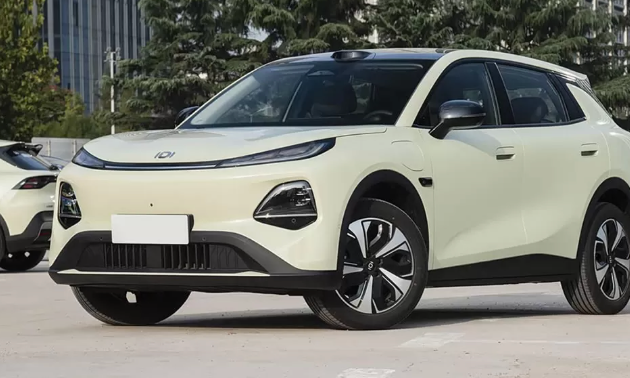 12-1775955428-suv-dien-ngang-co-mitsubishi-xforce-ra-mat-thiet-ke-long-lanh-gia-346-trieu-ne-noi-lo-xang-dau