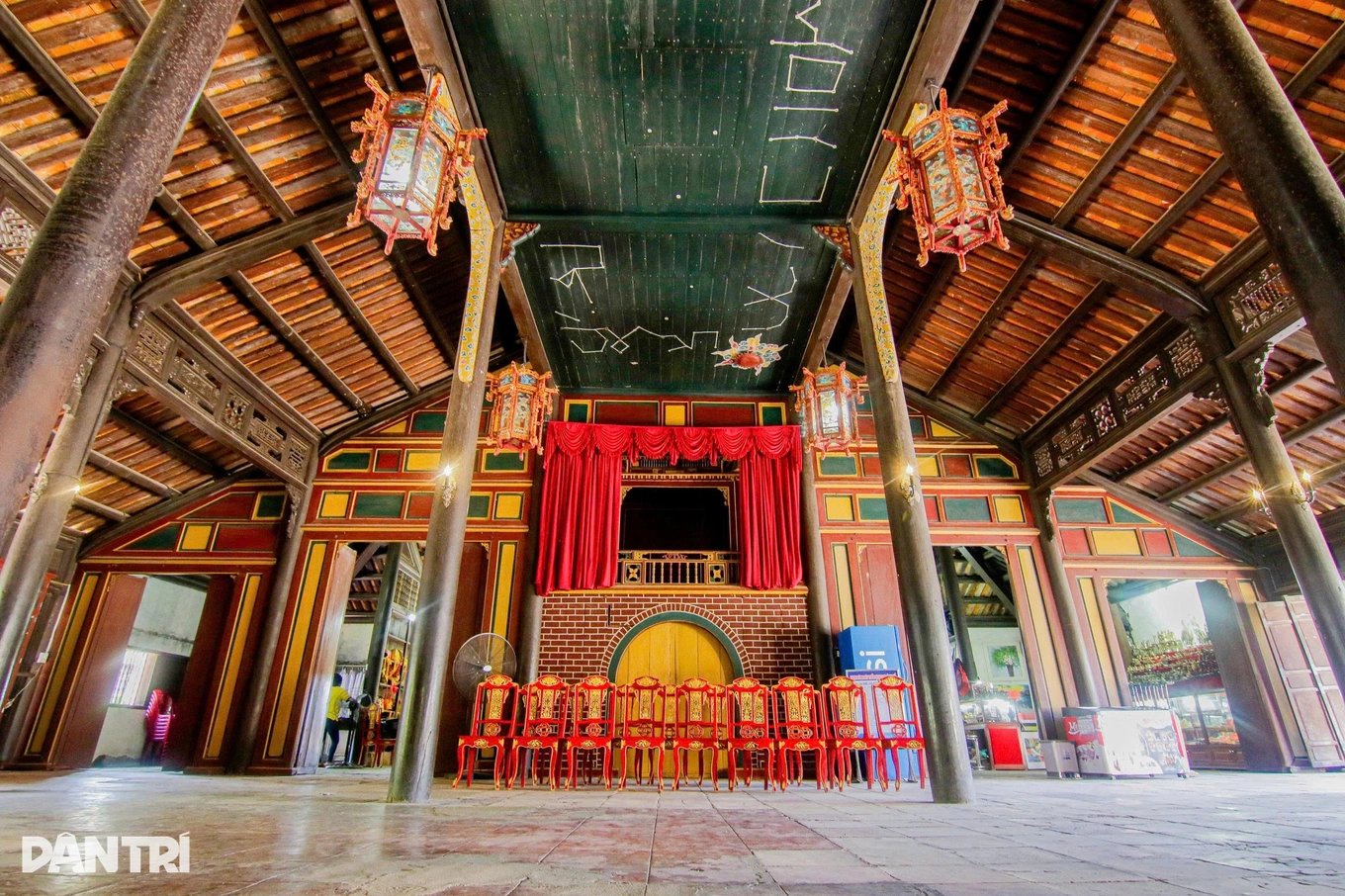 12-1775955991-xon-xao-thong-tin-trung-tu-sai-mot-trong-nhung-nha-hat-co-xua-nhat-viet-nam