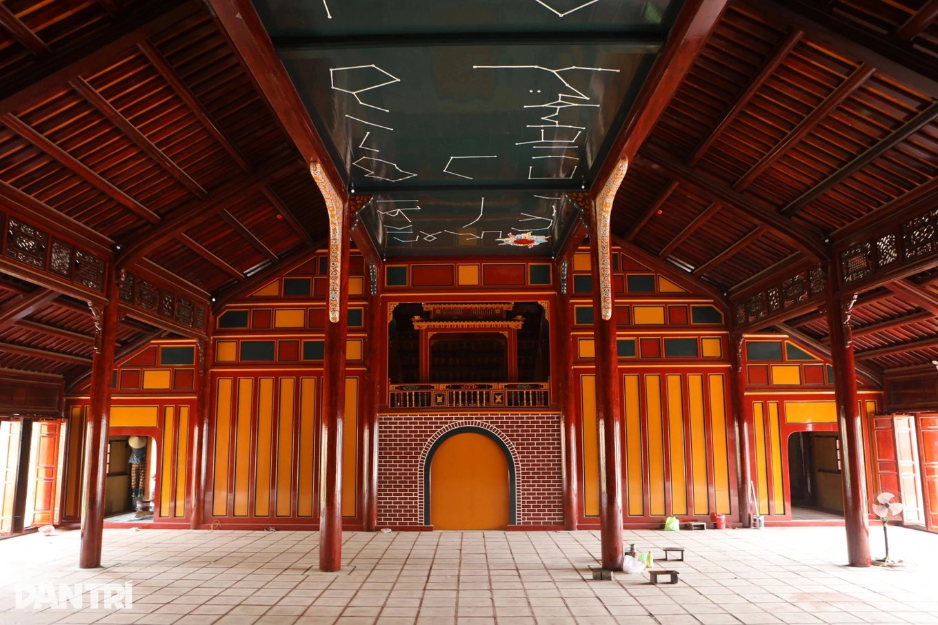 12-1775955991-xon-xao-thong-tin-trung-tu-sai-mot-trong-nhung-nha-hat-co-xua-nhat-viet-nam