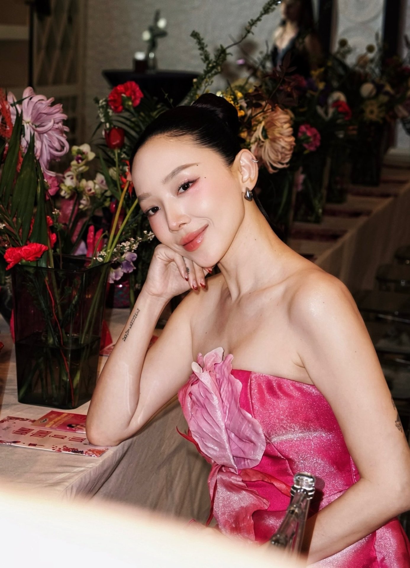 12-1775956424-toc-tien-gay-chu-y-khi-thu-nhan-roi-vao-trang-thai-tu-ti-lo-au-sau-bien-co