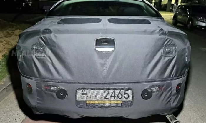 12-1775959781-kia-k5-ban-moi-lo-dien-quyet-so-gang-cung-toyota-camry-cho-cu-lat-keo-o-phan-khuc-sedan-hang-d