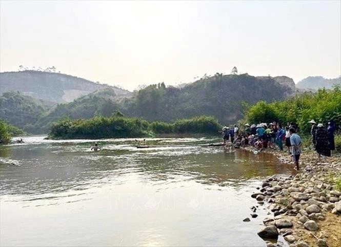 12-1775977918-tang-thuong-bao-trum-dong-song-bac-khe-3-hoc-sinh-tu-vong-do-duoi-nuoc-chi-trong-30-phut