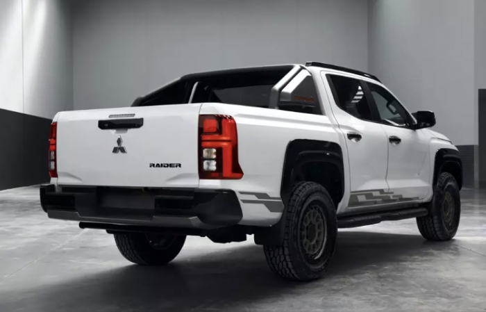 12-1775981087-ban-tai-mitsubishi-triton-lo-dien-phien-ban-moi-2026-ham-ho-hon-manh-me-hon-quyet-dau-ford-ranger