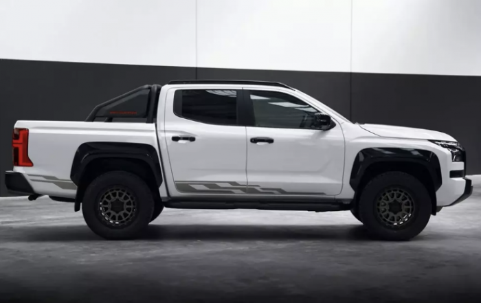 12-1775981087-ban-tai-mitsubishi-triton-lo-dien-phien-ban-moi-2026-ham-ho-hon-manh-me-hon-quyet-dau-ford-ranger