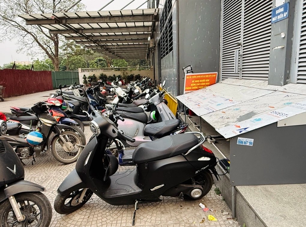 13-1776050005-ham-chung-cu-qua-tai-vi-xe-may-dien-bai-toan-chua-co-loi-giai