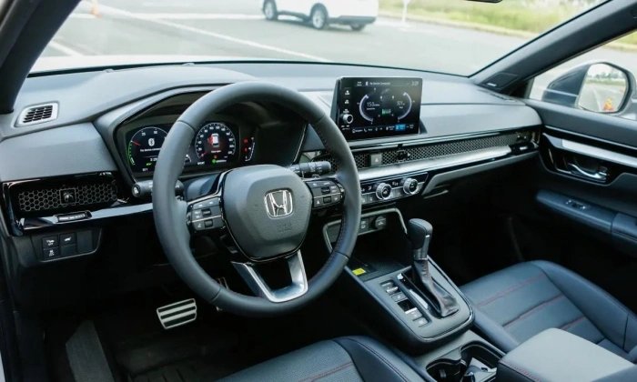 13-1776050723-honda-cr-v-ha-gia-lan-banh-voi-uu-dai-gan-tram-trieu-giua-thang-42026-an-thua-du-voi-mazda-cx-5