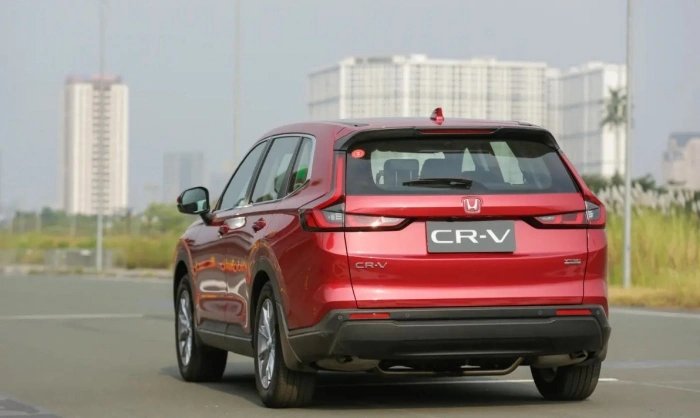 13-1776050723-honda-cr-v-ha-gia-lan-banh-voi-uu-dai-gan-tram-trieu-giua-thang-42026-an-thua-du-voi-mazda-cx-5