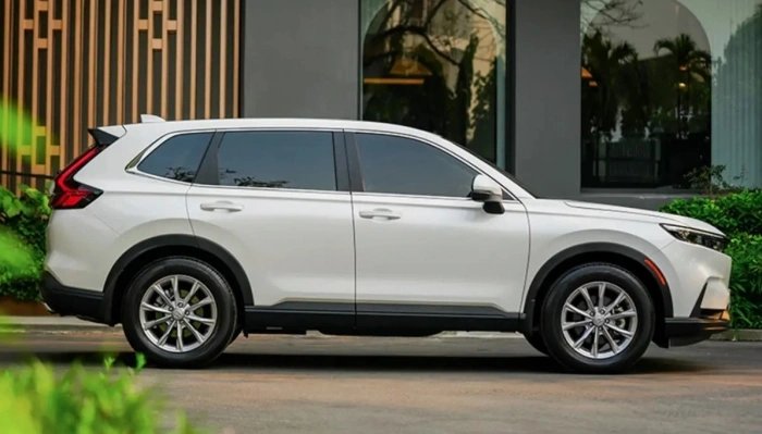 13-1776050723-honda-cr-v-ha-gia-lan-banh-voi-uu-dai-gan-tram-trieu-giua-thang-42026-an-thua-du-voi-mazda-cx-5