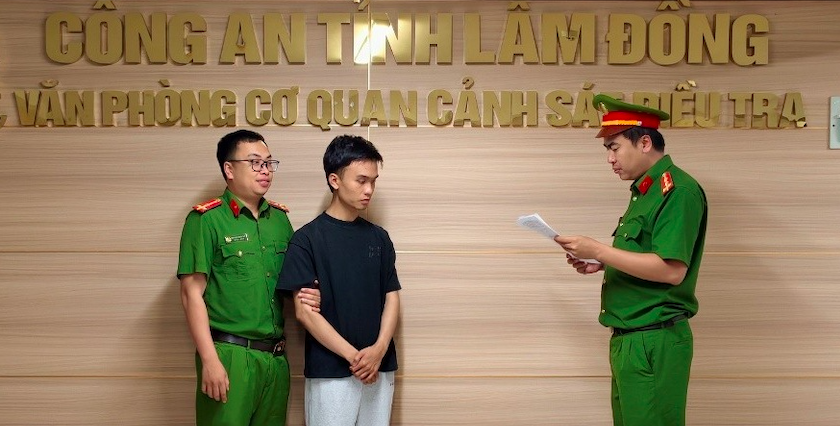 Dùng điện thoại của khách hàng để vay vốn trực tuyến, nhân viên ngân hàng chiếm đoạt 1,7 tỷ đồng