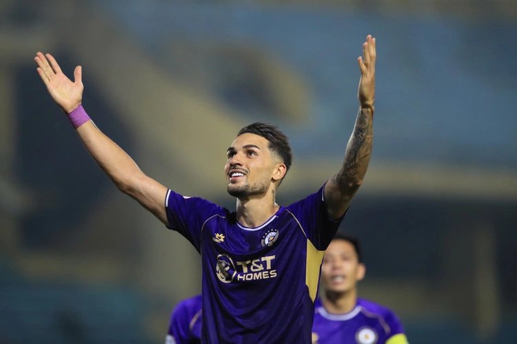 13-1776063385-man-dang-tay-ruc-ro-tai-hang-day-loi-hua-cua-do-hoang-hen-va-mon-qua-vo-gia-cho-chien-binh-nhi-mac-bao-benh