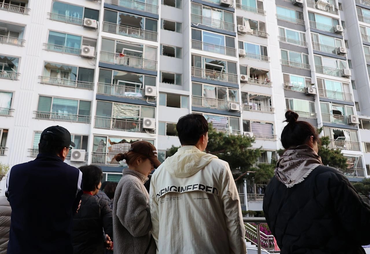 13-1776064291-kinh-hoang-vu-no-khi-gas-rang-sang-tai-han-quoc-khu-pho-bien-dang-15-nguoi-thuong-vong