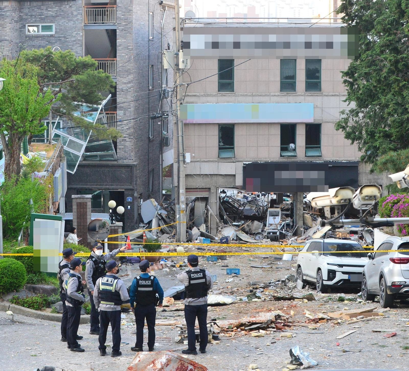 13-1776064291-kinh-hoang-vu-no-khi-gas-rang-sang-tai-han-quoc-khu-pho-bien-dang-15-nguoi-thuong-vong