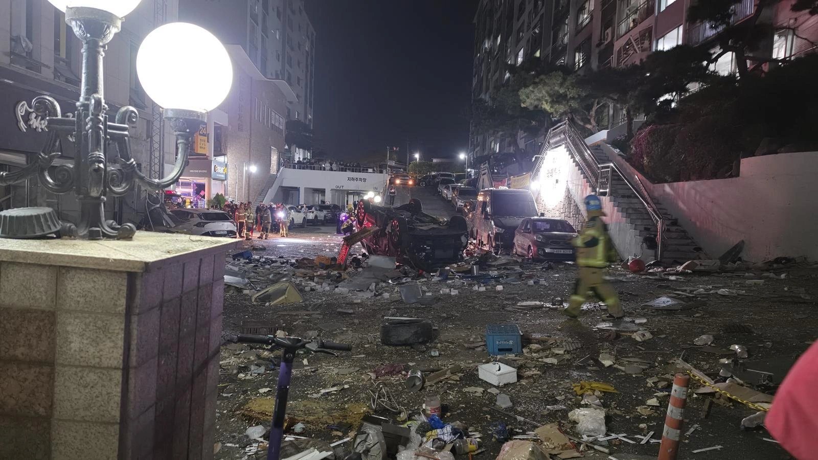 13-1776064291-kinh-hoang-vu-no-khi-gas-rang-sang-tai-han-quoc-khu-pho-bien-dang-15-nguoi-thuong-vong