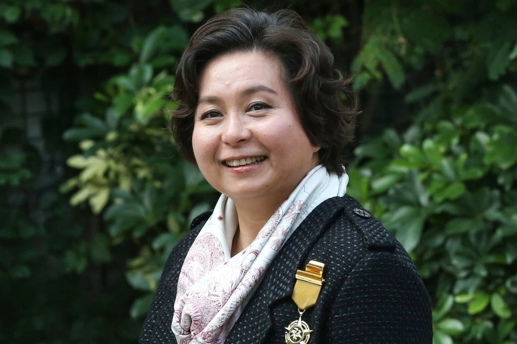 13-1776065478-ai-nu-vua-song-bai-ha-hong-san-qua-doi-su-ra-di-cua-mot-bong-hong-quyen-luc-va-giau-long-trac-an