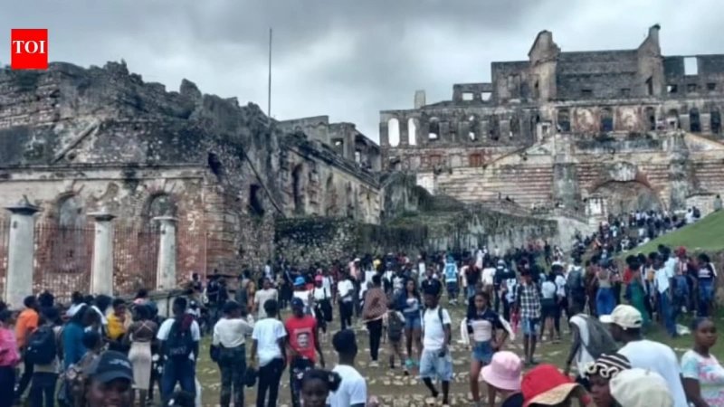 13-1776072595-tham-kich-giam-dap-tai-phao-dai-co-haiti-niem-vui-le-hoi-hoa-man-suong-tang-toc-cuop-di-25-sinh-mang