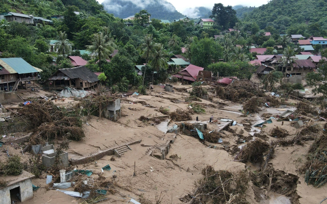 14-1776150406-gan-mot-nam-sau-thien-tai-nguoi-dan-nghe-an-mon-moi-cho-doi-ho-tro-vi-sao-tien-van-chua-den-tay