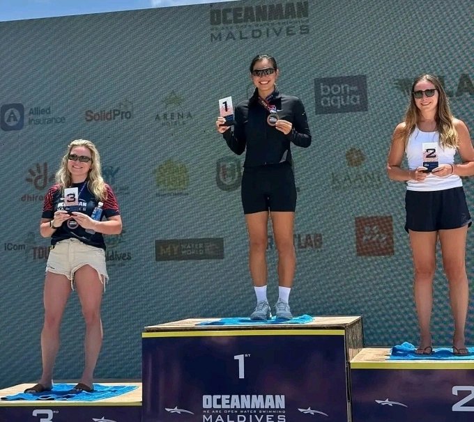 14-1776175485-anh-vien-vo-dich-giai-boi-bien-quoc-te-oceanman-maldives