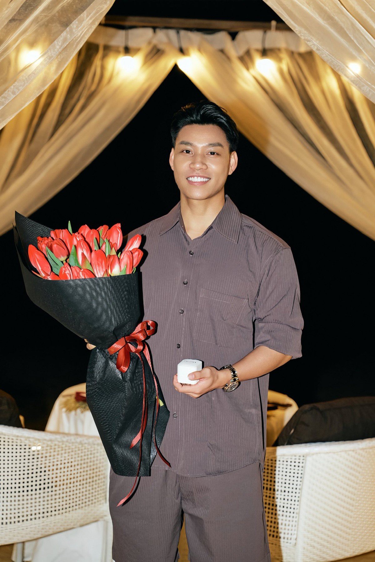 14-1776182827-van-thanh-cau-hon-ban-gai-trong-ngay-sinh-nhat