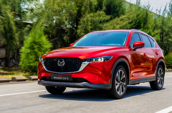 15-1776216033-mazda-cx-5-giam-cham-day-phan-khuc-suv-hang-c-ford-territory-hyundai-tucson-chi-biet-nguoc-nhin