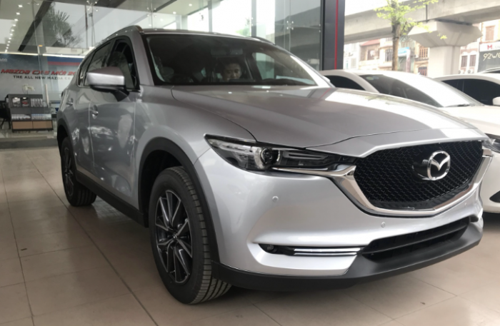 15-1776216047-mazda-cx-5-giam-cham-day-phan-khuc-suv-hang-c-ford-territory-hyundai-tucson-chi-biet-nguoc-nhin