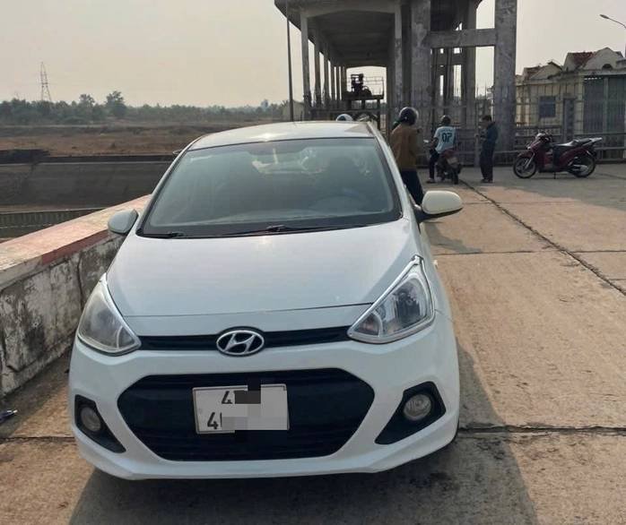 15-1776226964-nam-thanh-nien-bo-lai-o-to-tren-dap-ho-thuy-loi-nghi-nhay-xuong-nuoc-tu-vong