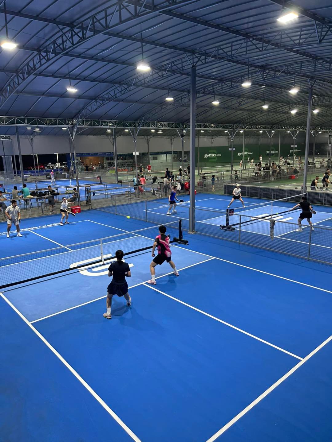 15-1776235285-nong-cum-22-san-pickleball-lon-nhat-ha-noi-bat-ngo-bi-thao-do-sau-chua-day-mot-thang-hoat-dong