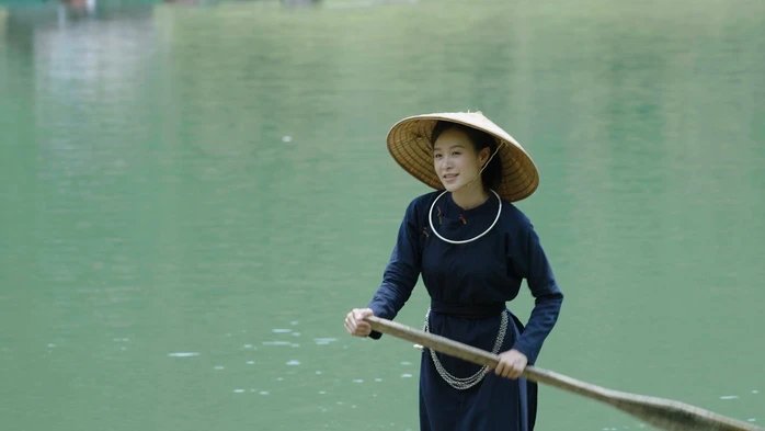 15-1776236790-phim-moi-tren-vtv3-gay-chu-y-khi-dua-a-hau-va-the-gioi-nhan-sac-day-cam-bay-len-man-anh