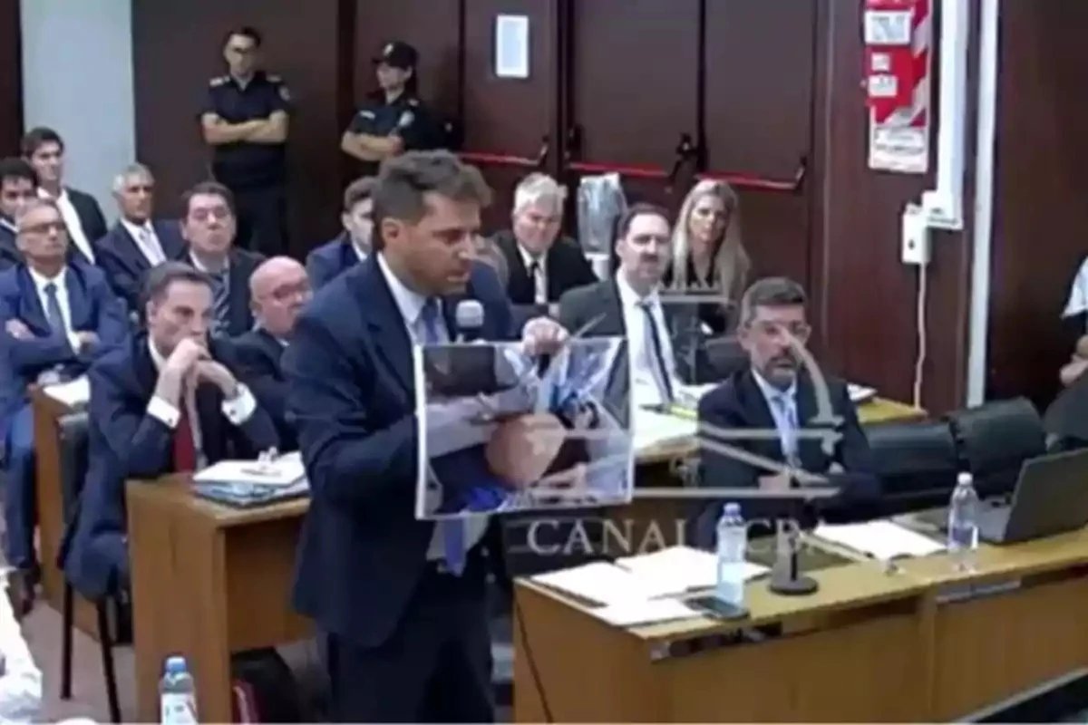 15-1776241336-phien-toa-cai-chet-cua-maradona-hang-loat-cao-buoc-gay-chan-dong-doi-ngu-y-te